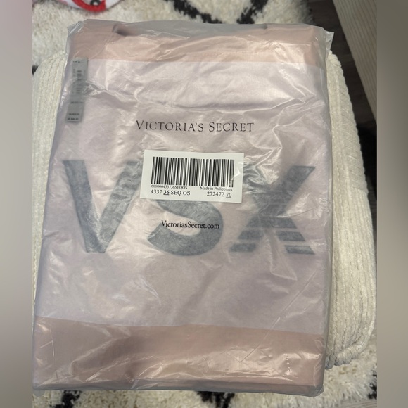 Victoria’s Secret VSX Tote Bag Pink Large Gym Travel Carryall NWT Logo Bag - Picture 6 of 11